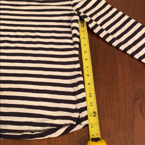 14:06 - Banana Republic Stripped Shirt - Picture 11 of 13